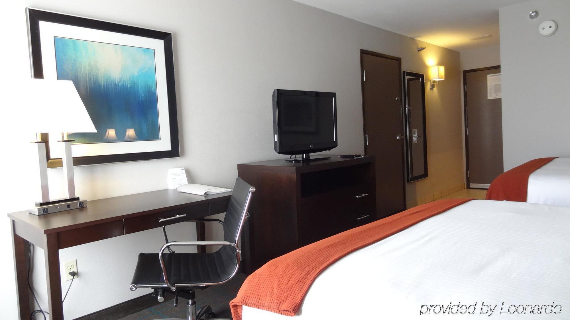 Holiday Inn Express Hotel Kansas City - Bonner Springs By Ihg Zewnętrze zdjęcie